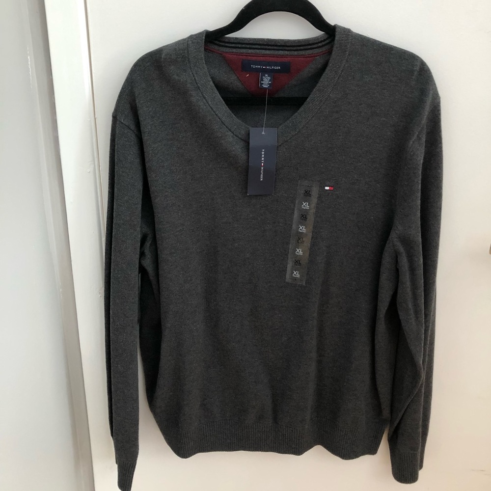 💥SALE💥 Tommy Hilfiger v-neck sweater